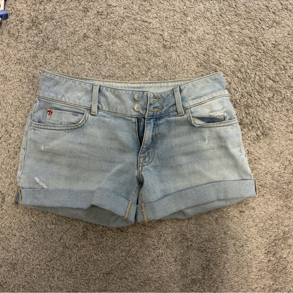 Hudson Ruby short. Size 28. NWOT